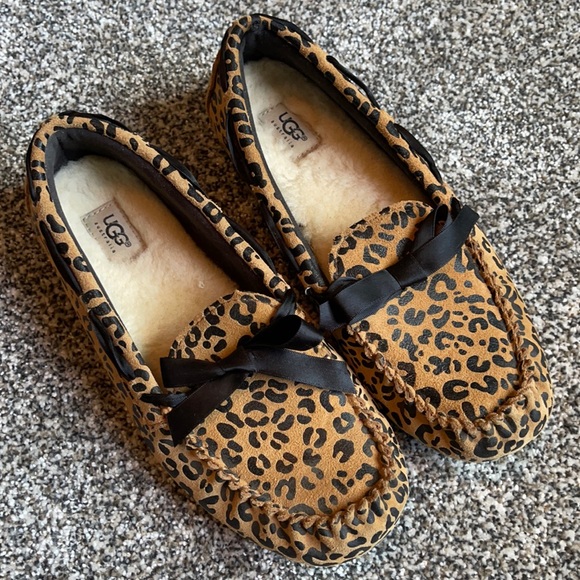 Like new Cheetah print Ugg Moccasins - Picture 2 of 10
